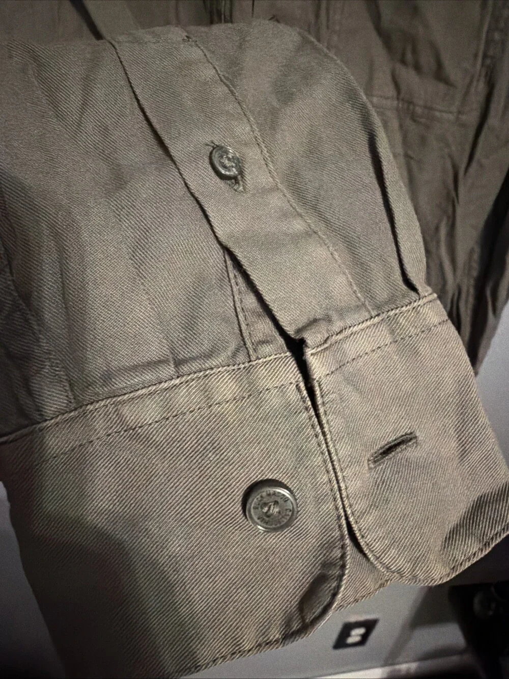Buck Mason Men’s Medium Drab Draped Twill Two Pocket Shirt